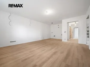 Prodej bytu 3+kk, Moravany, Květná, 79 m2