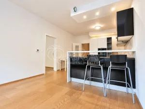 Prodej bytu 2+kk, Praha - Michle, Nuselská, 59 m2