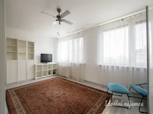 Pronájem bytu 1+kk, Praha - Řepy, Vondroušova, 35 m2