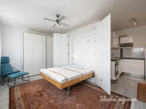 Pronájem bytu 1+kk, Praha - Řepy, Vondroušova, 35 m2