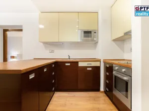 Pronájem bytu 2+kk, Plzeň - Jižní Předměstí, U Borského parku, 52 m2