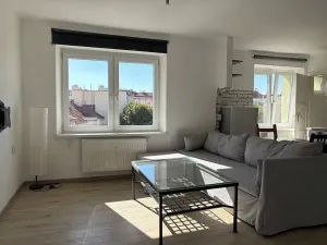 Pronájem bytu 1+kk, Brno, Mojmírovo náměstí, 35 m2