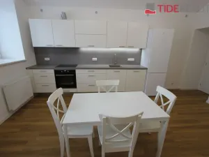 Pronájem bytu 2+kk, Praha, Svobodova, 50 m2