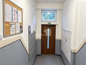 Pronájem bytu 1+kk, Praha - Hrdlořezy, Českobrodská, 28 m2