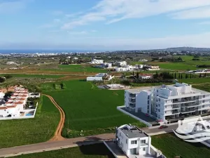 Prodej bytu 3+1, Paralimni, Kypr, 74 m2