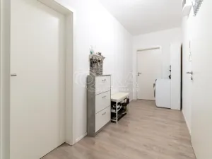Prodej bytu 2+kk, Milovice - Mladá, Armádní, 53 m2