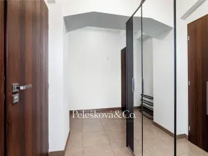 Pronájem bytu 1+kk, Praha - Holešovice, Jankovcova, 38 m2