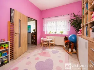 Prodej činžovního domu, Dolní Zálezly, Mírové náměstí, 250 m2