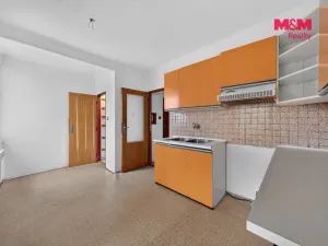 Prodej bytu 4+1, Černovice, U Mateřské školy, 82 m2