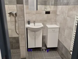Prodej bytu 2+1, Vroutek, Husova, 60 m2
