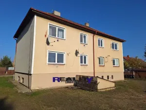 Prodej bytu 2+1, Vroutek, Husova, 60 m2