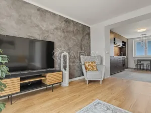 Pronájem bytu 2+kk, Kladno, Petrohradská, 52 m2