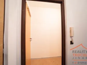 Prodej bytu 1+kk, Hradec Králové, Milady Horákové, 32 m2