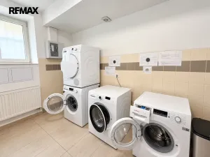 Pronájem bytu 1+kk, Praha - Libeň, V Holešovičkách, 26 m2