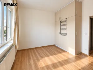 Pronájem bytu 1+kk, Praha - Libeň, V Holešovičkách, 26 m2