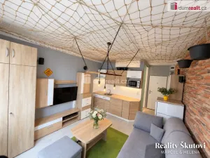 Prodej bytu 1+kk, Ústí nad Labem - Severní Terasa, Větrná, 21 m2