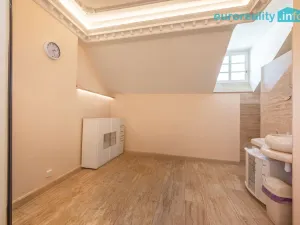 Pronájem obchodního prostoru, Karlovy Vary, Zámecký vrch, 20 m2