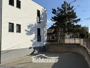 Pronájem kanceláře, Otrokovice, tř. Osvobození, 12 m2