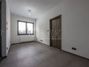 Pronájem kanceláře, Praha - Strašnice, Květnická, 27 m2