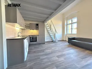 Pronájem bytu 2+kk, Chrudim, Resselovo náměstí, 52 m2
