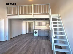 Pronájem bytu 2+kk, Chrudim, Resselovo náměstí, 52 m2