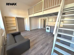 Pronájem bytu 2+kk, Chrudim, Resselovo náměstí, 52 m2