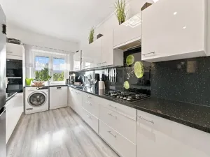 Prodej bytu 2+1, Novosedlice, Míru, 58 m2