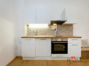 Prodej bytu 1+kk, Plzeň - Jižní Předměstí, Krátká, 27 m2