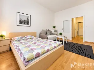 Prodej ubytování, Praha - Smíchov, Plzeňská, 70 m2