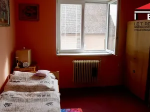 Prodej podílu 1/3 bytu 3+1, Otov, 73 m2