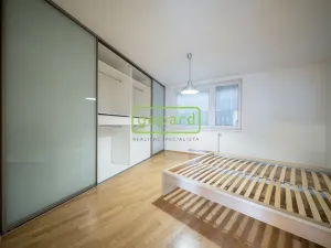 Prodej bytu 3+kk, Praha, U michelského mlýna, 75 m2