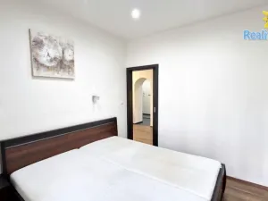 Pronájem bytu 2+kk, Praha - Vršovice, Moskevská, 46 m2