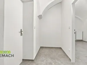 Pronájem bytu 1+1, Náchod, Masarykovo náměstí, 72 m2