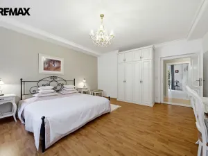 Prodej bytu 3+1, Karlovy Vary, Mariánskolázeňská, 141 m2