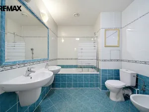 Prodej bytu 3+1, Karlovy Vary, Mariánskolázeňská, 141 m2