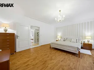 Prodej bytu 3+1, Karlovy Vary, Mariánskolázeňská, 141 m2