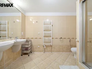 Prodej bytu 3+1, Karlovy Vary, Mariánskolázeňská, 141 m2