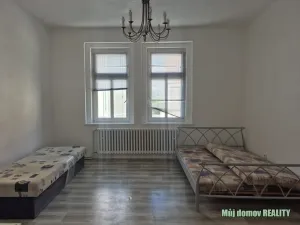 Pronájem restaurace, Žatec, Husitské náměstí, 300 m2