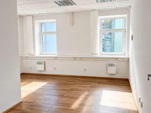 Pronájem kanceláře, Praha - Žižkov, Hartigova, 145 m2