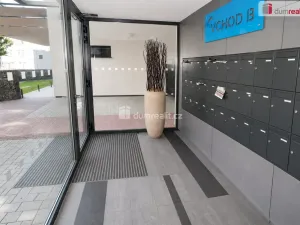 Pronájem garáže, Praha - Libeň, V mezihoří, 13 m2