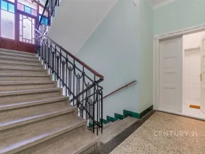 Pronájem bytu 1+kk, Praha - Bubeneč, Ovenecká, 34 m2