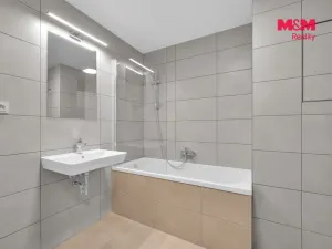 Pronájem bytu 2+kk, Pardubice - Ohrazenice, U Sportovní školy, 51 m2