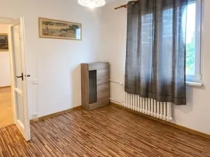 Pronájem bytu 2+1, Karlovy Vary, Krymská, 51 m2