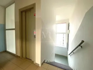 Pronájem bytu 2+kk, Praha - Čimice, Okořská, 39 m2