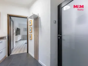 Pronájem bytu 2+kk, Karlovy Vary - Drahovice, Kvapilova, 37 m2
