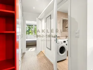 Prodej bytu 4+1, Praha - Kobylisy, Šimůnkova, 77 m2