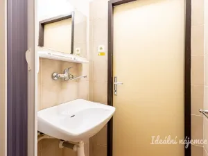 Pronájem bytu 2+kk, Praha - Čakovice, Cukrovarská, 40 m2