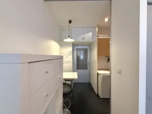 Pronájem bytu 1+kk, Praha - Strašnice, Za poštou, 32 m2