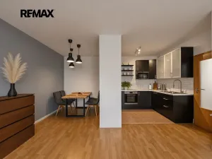 Prodej bytu 3+kk, Praha - Kyje, Sicherova, 79 m2