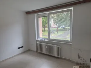 Pronájem bytu 1+1, Valtice, Lázeňská, 33 m2